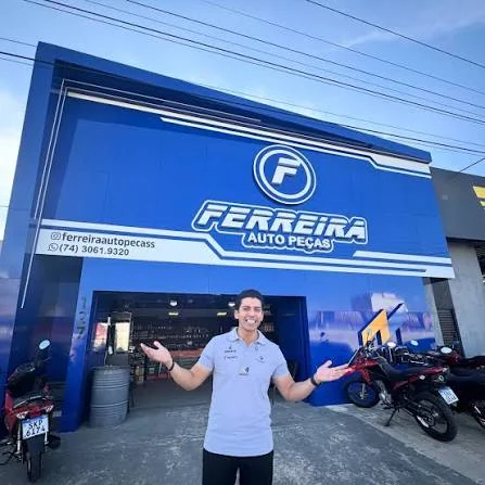 Fachada azul da Ferreira Auto Peças